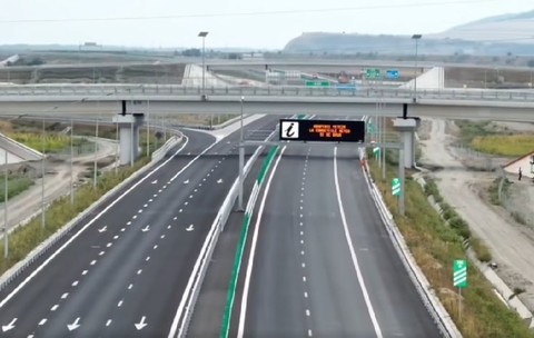 Circulația pe încă 47 de kilometri din Autostrada Moldovei A7, între Adjud și Bacău Sud, se deschide oficial luni, 31 august.