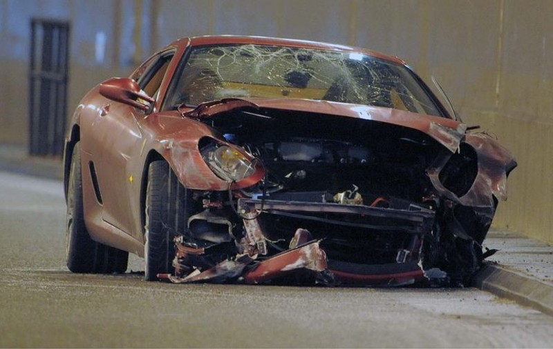 Cristiano Ronaldo şi-a distrus Ferrari-ul! 