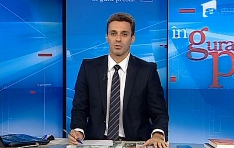Mircea Badea: "Eba şi-a ridicat tricoul în faţa mea să-mi arate că nu e grasă" | VIDEO