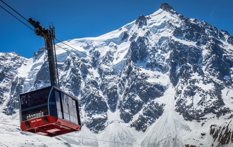 Turiștii au îngropat localnicii în lux. Prețuri prea mari la Chamonix, capitala mondială a alpinismului