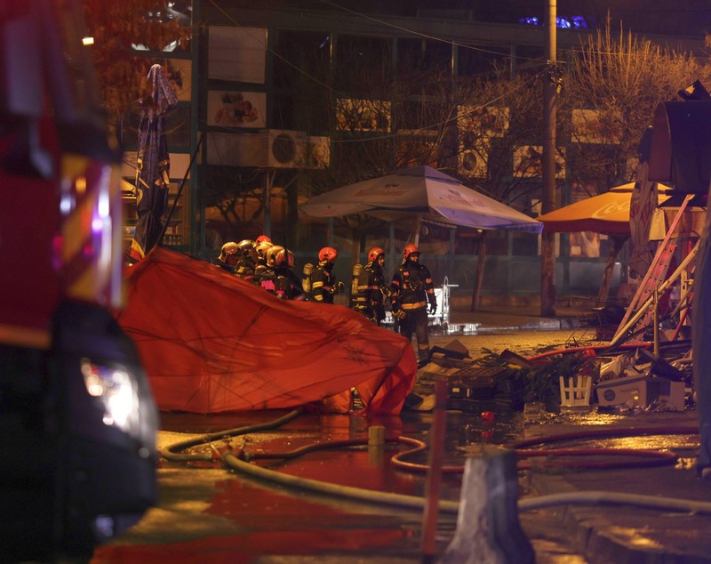 Noi imagini cu incendiul din Piața Matache din București. Au ars mai multe magazine
