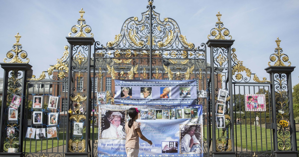 22 de ani de la moartea Prințesei Diana. Gestul emoționant, făcut de fanii Familiei Regale din Marea Britanie în memoria Prințesei Inimilor