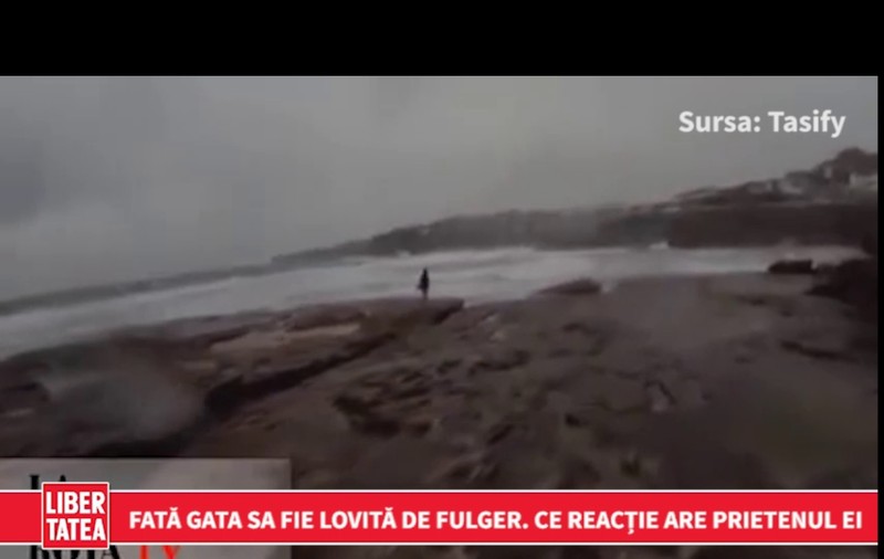 O fată aproape că este trăsnită de fulger. N-ai să crezi cum reacționează prietenul ei! | VIDEO