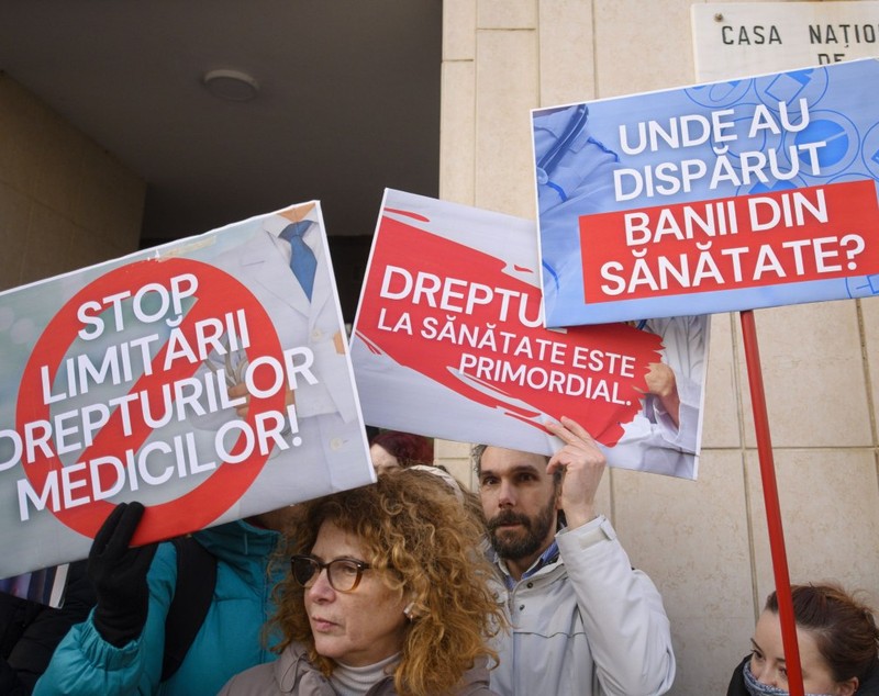 Medici de familie şi din ambulatorii au protestat în faţa CNAS. Ce s-a decis după discuțiile cu noua șefă, Valeria Herdea