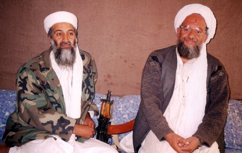Osama bin Laden (stânga), alături de un alt terorist notoriu, consilierul său Ayman al-Zawahiri Sursa foto: GettyImages
