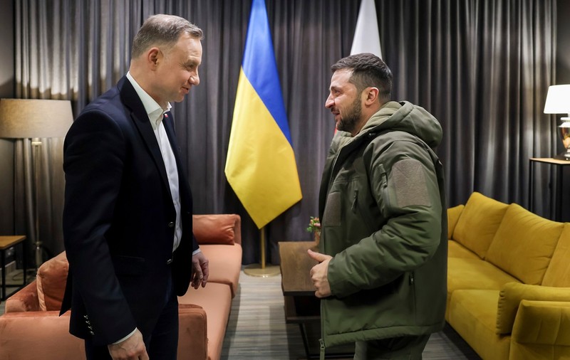 Președintele Poloniei: "Armele moderne sunt esențiale pentru asigurarea apărării Ucrainei". Ce i-a spus Zelenski lui Duda cu o zi înainte de invazie