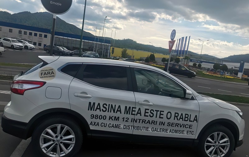 Mai mulți proprietari de mașini Nissan acuză compania că le-a vândut autoturisme cu defecte. „Mașina s-a oprit în mers. Mă pun în pericol cu ea și sunt un pericol public”