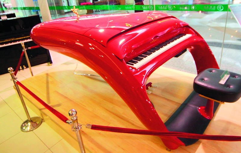 Ferrari face piane de lux! 250.000 $ bucata!