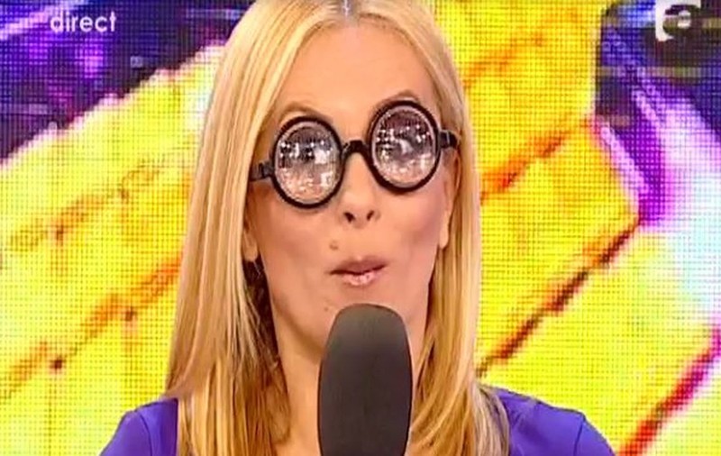 SURPRIZĂ la "ACCES DIRECT"! SIMONA GHERGHE cu OCHELARI "FUND de BORCAN"!