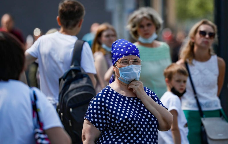 Persoanele vaccinate, îndemnate de OMS să poarte în continuare masca de protecție, din cauza amenințării variantei Delta