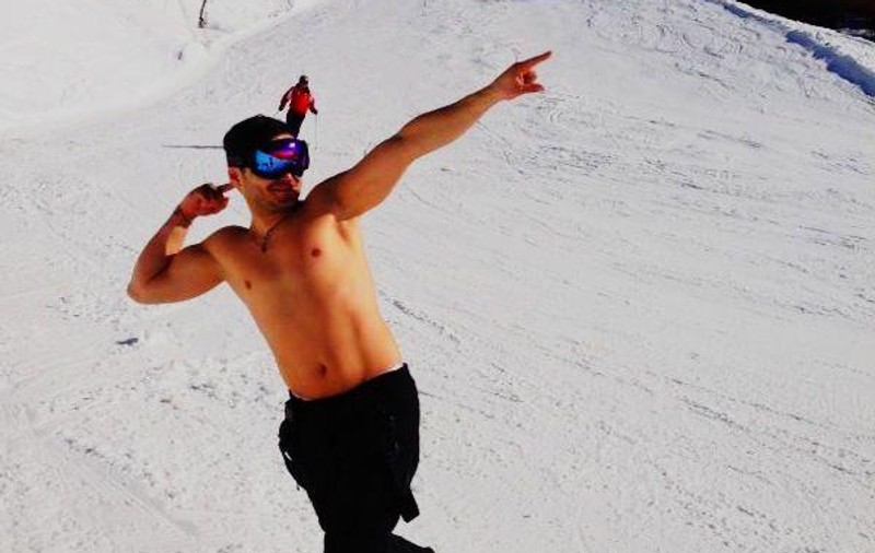 Liviu Vârciu, DEZBRĂCAT PE PÂRTIE, la o temperatură sub 0 grade Celsius! 