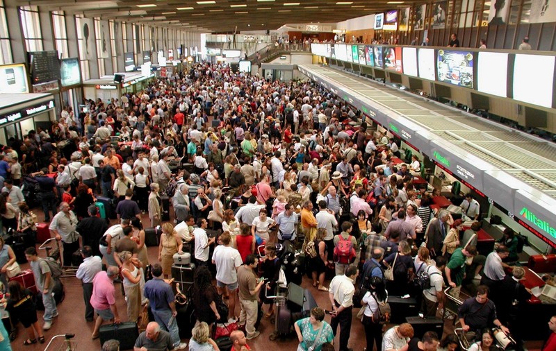 Greva piloților suedezi de la SAS: circa 20.000 de pasageri blocați în aeroporturi