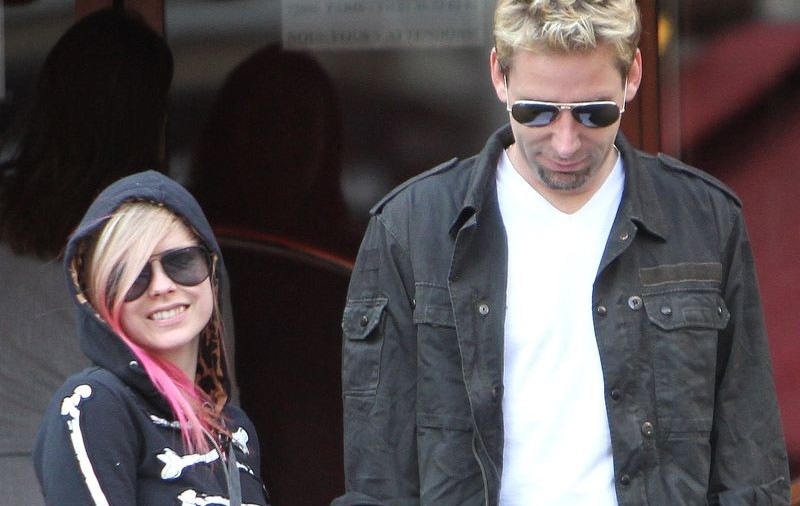 Avril Lavigne este ÎNSĂRCINATĂ? Uite ce BURTICĂ are! | FOTO