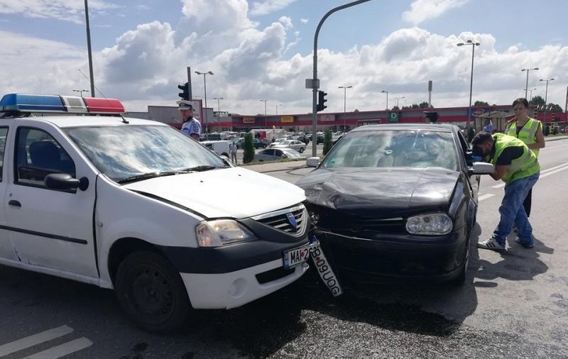 O polițistă a rănit un copil într-un accident în Alba Iulia. A rămas fără permis / VIDEO