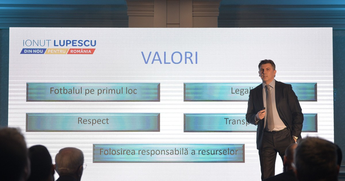Fostul fotbalist international, Ionut Lupescu, sustine, luni, 26 februarie 2018, o conferinta de presa, la hotelul Marriott din Capitala, unde isi lanseaza oficial candidatura la presedintia Federatiei Romane de Fotbal (FRF). ALEXANDRU DOBRE / MEDIAFAX FOTO