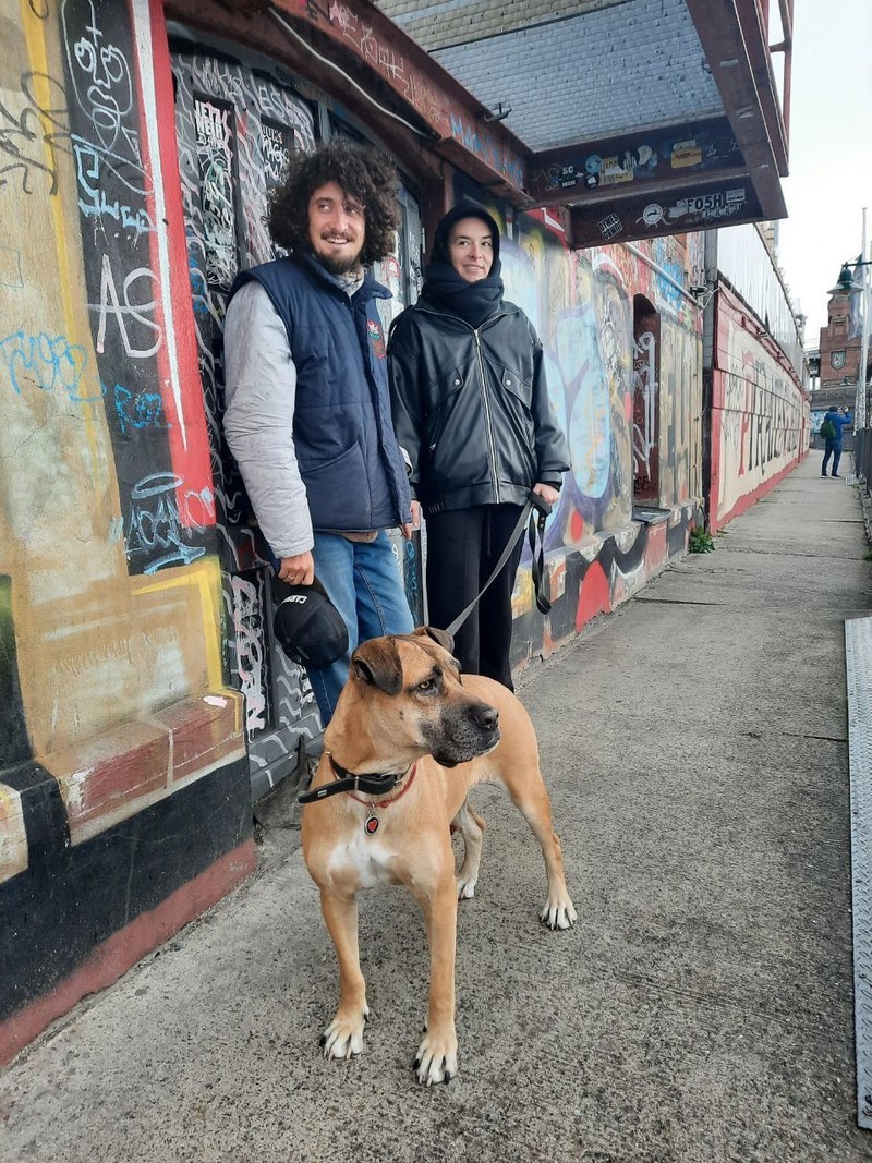 Yulia, soțul și prietenul patruped, în Berlin