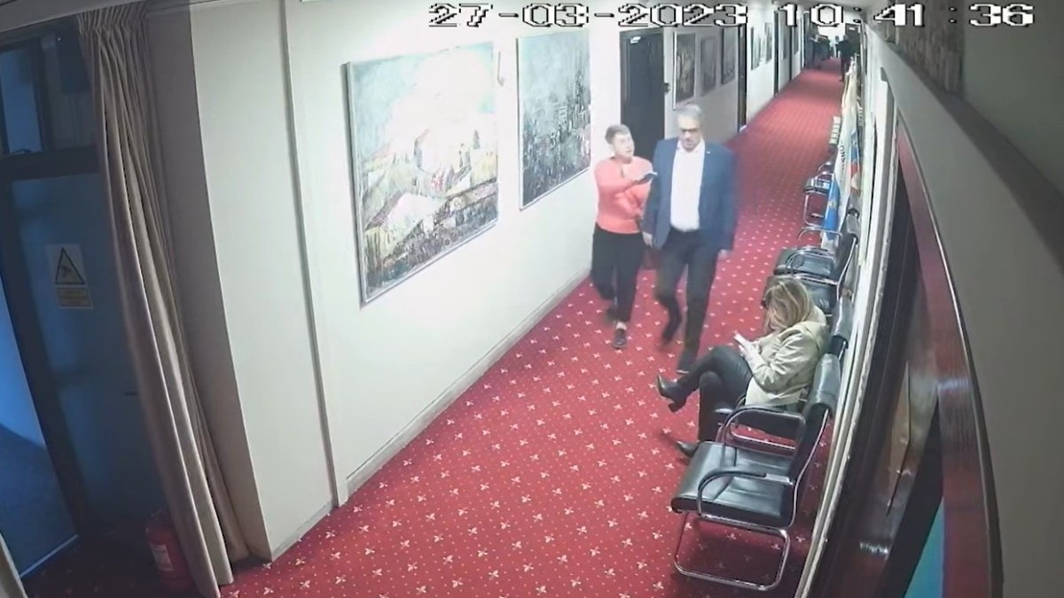 Primarul din Constanța, Vergil Chițac, a postat imagini video după ce o ziaristă l-a acuzat de agresiune. Foto: Facebook