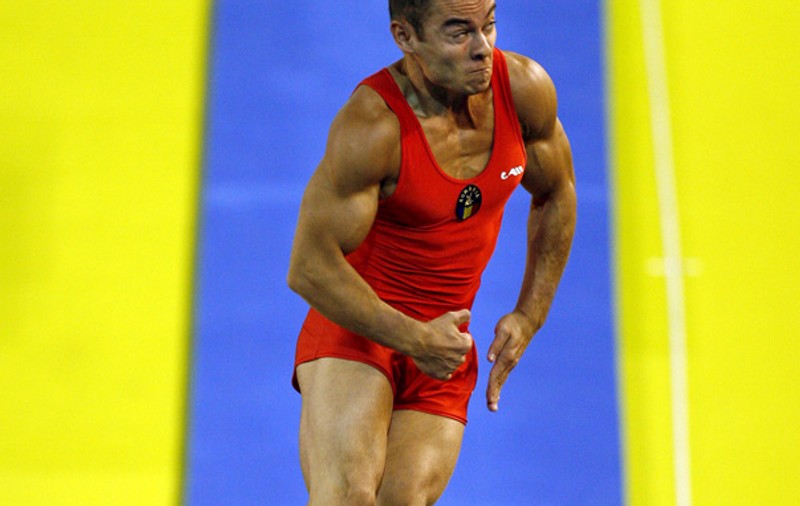 Foto & Audio | Alin Jivan, fost vicecampion mondial şi european la gimnastică compune muzică religioasă
