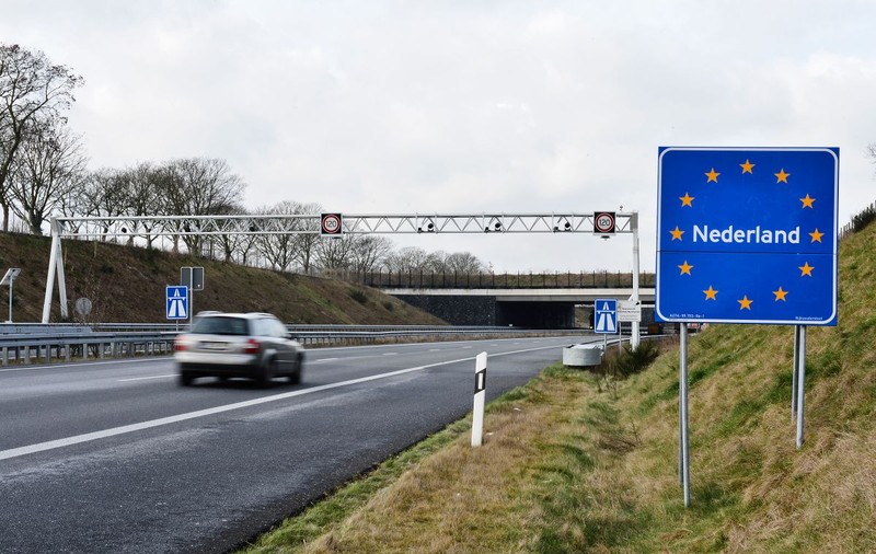 Zeci de mii de șoferi au fost amendați după „controale de viteză medie”, pe o autostradă din Olanda: „Funcționează!”