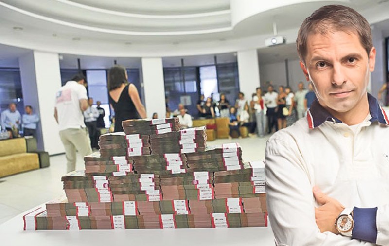 Negru transportă premiul de 100.000 € cu maşina blindată