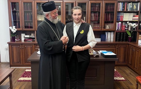 Elevă nevăzătoare din Baia Mare a trecut Bacul dictând fiecare răspuns. Acum visează să ajute alți copii, ca psiholog