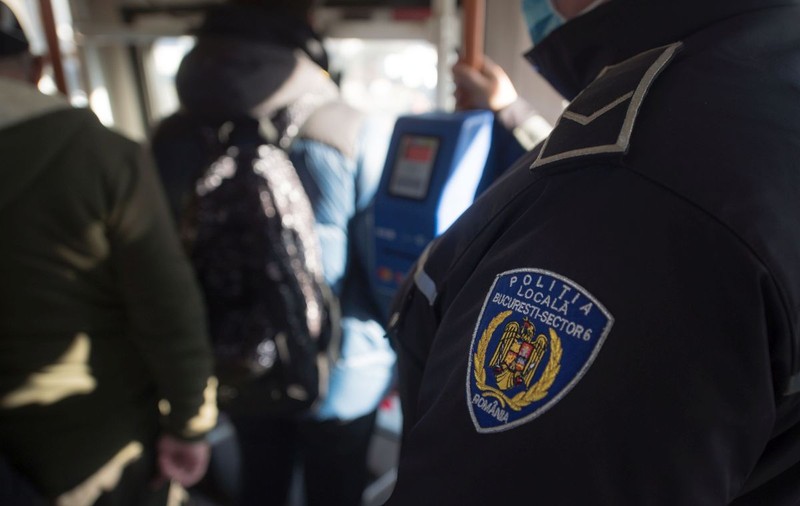 Primăria București face lumină în cazul controlorilor de la STB care nu pot da amenzi românilor cu carte electronică de identitate