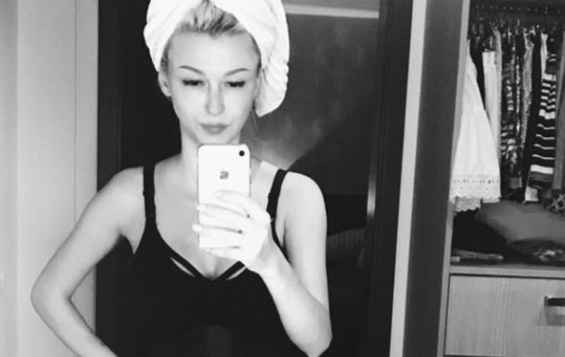 Andreea Bălan a renunțat la corset și le-a arătat tuturor cum arată după naștere