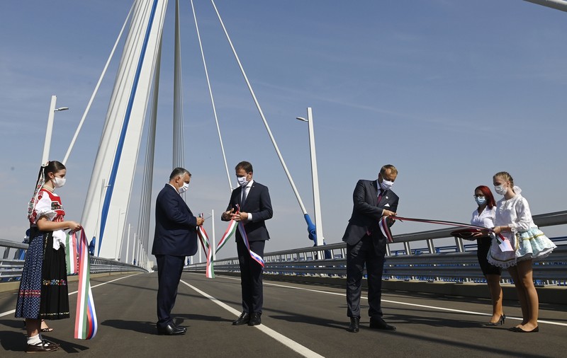 Ungaria și Slovacia au inaugurat un nou pod peste Dunăre