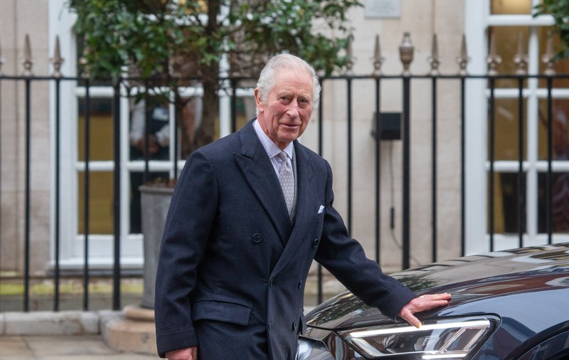 Regele Charles al III-lea a fost externat, după operația de prostată. Anunțul făcut de Palatul Buckingham despre programul acestuia | VIDEO