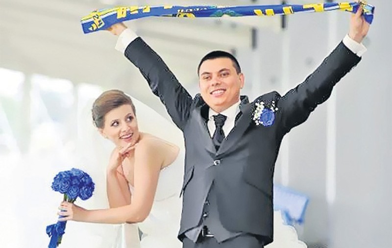 Liviu Drăghici lansează primul volum de versuri dedicate echipei Petrolul