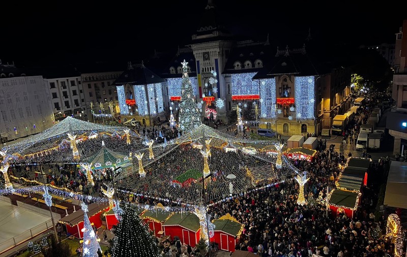 Craiova a dat startul instalării luminițelor pentru Crăciun. „Vom avea ornamente cum nu s-au mai văzut în România”, spune Lia Olguța Vasilescu