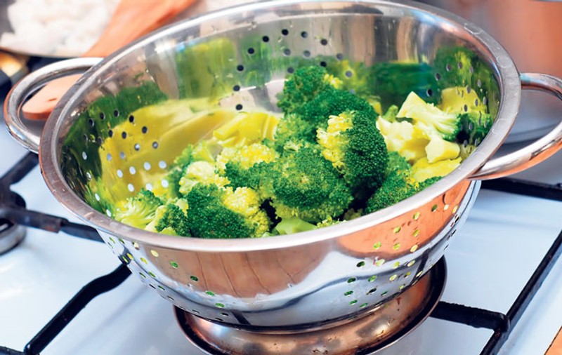 Pui cu broccoli în sos alb