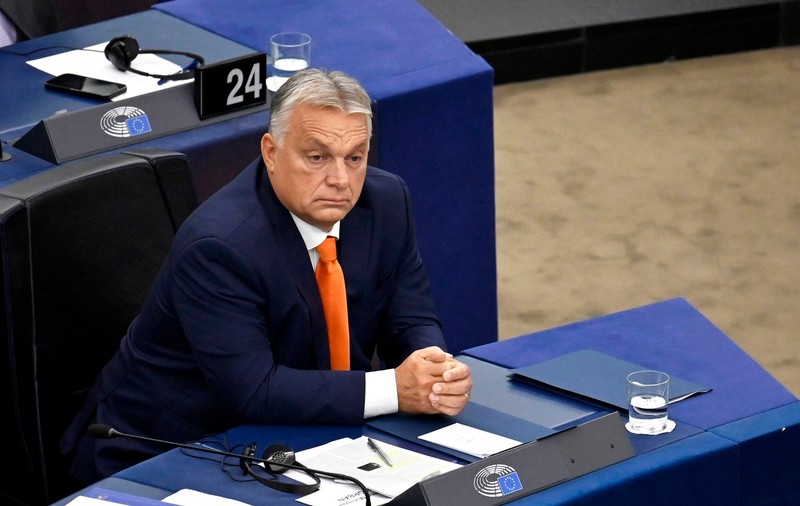 Mai mulți eurodeputați au cântat „O bella ciao, bella ciao!” după discursul lui Viktor Orban | VIDEO