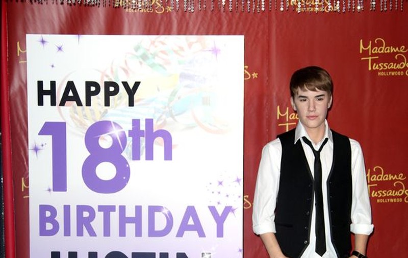 Justin Biber a primit o statuie de ceară, cadou de majorat