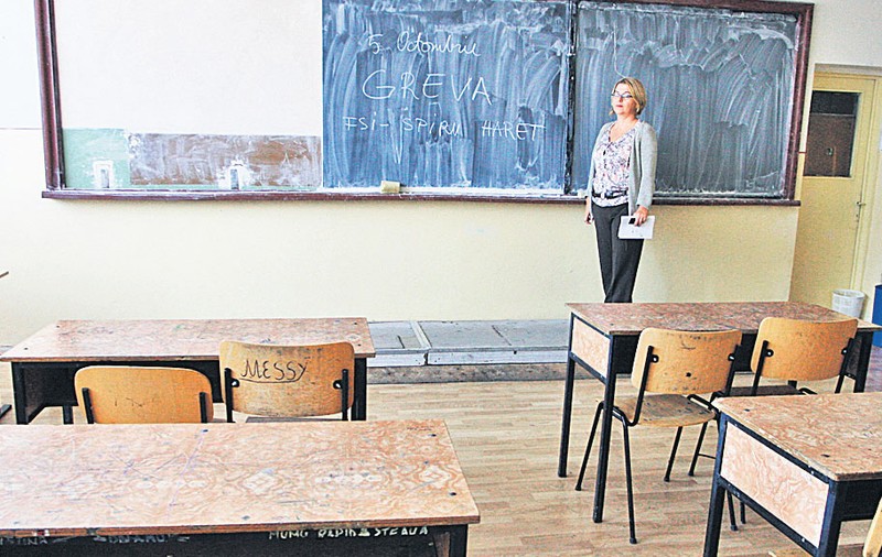 Profesorii vor să îngheţe ANUL ŞCOLAR! 