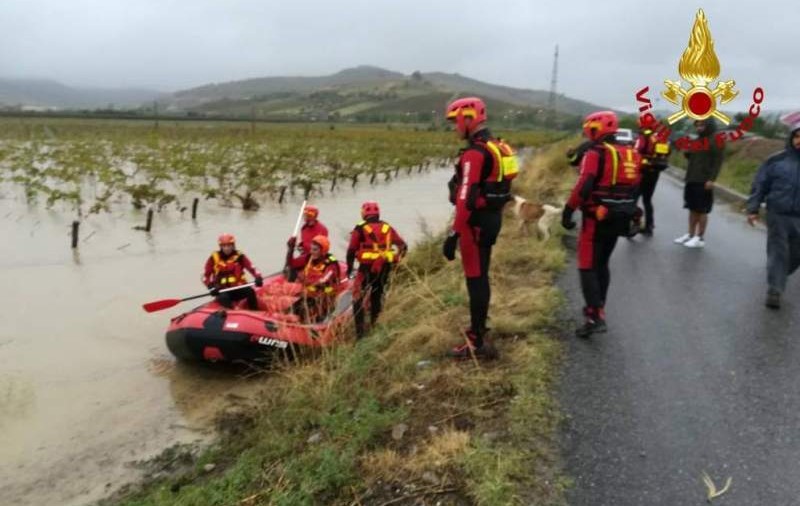 Tragedie în Italia! O mamă și fiii ei de 7 și 2 ani au fost luați de ape