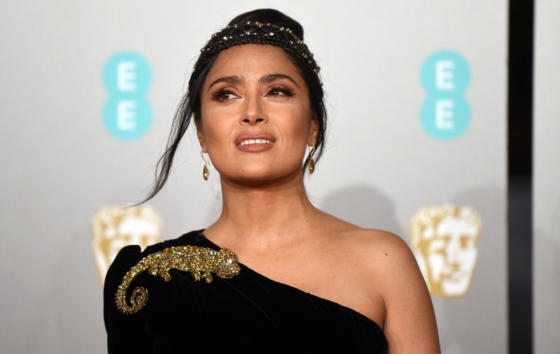 Salma Hayek și-a surprins fanii cu o fotografie inedită. "Mâinile mele făceau parte din ținută"