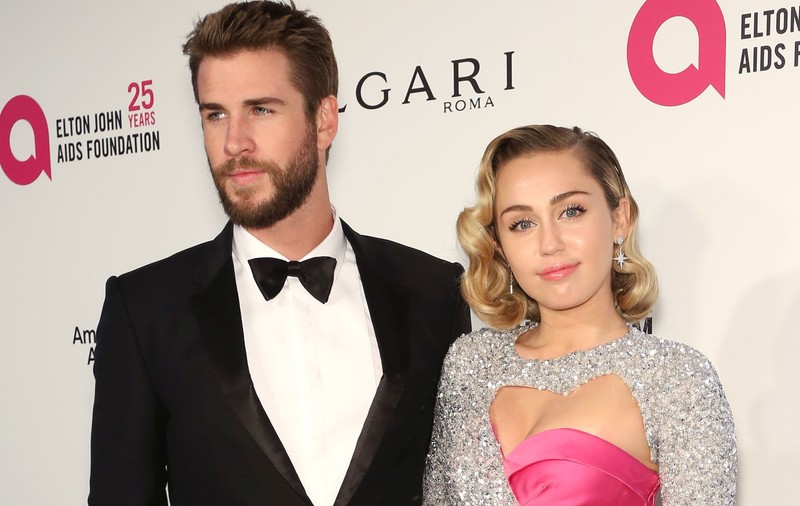 Ce spune Miley Cyrus după ce Liam Hemsworth a cerut divorțul. Neagă că i-ar fi fost infidelă