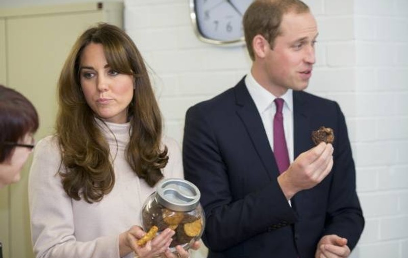 E OFICIAL! ANUNȚUL-BOMBĂ pe care toți britanicii îl așteptau a fost făcut: Kate Middleton este însărcinată! Află reacția Reginei!