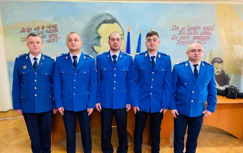 Jandarmii din Brăila care au intervenit pentru oprirea tramvaiului care a pornit fără vatman, recompensați | VIDEO