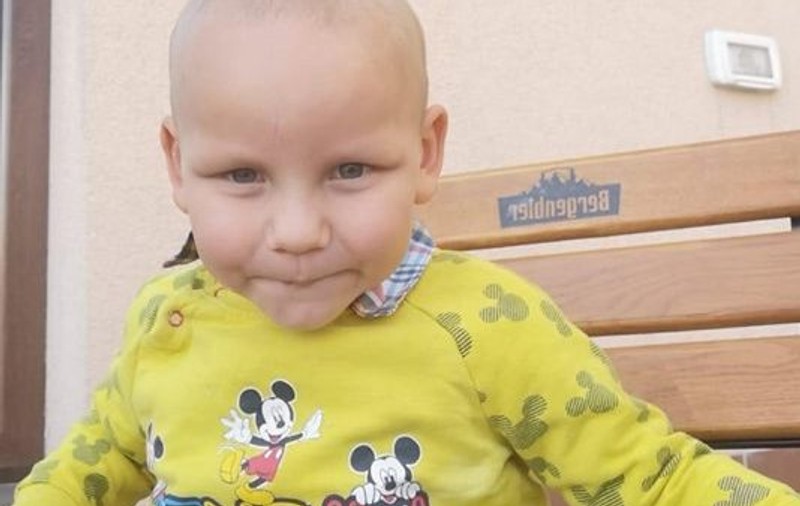 UPDATE. Un copil din Arad, găsit în apropierea unei piețe. Mama copilului a fost identificată