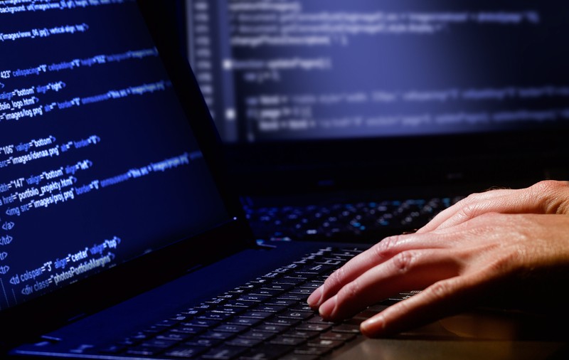 Român din Marea Britanie, suspectat că a ajutat gruparea de hackeri ruși Killnet pentru a ataca site-uri din România