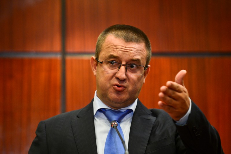Sorin Blejnar face o declaratie de presa, in Bucuresti, marti, 31 iulie 2012. Fostul sef al ANAF Sorin Blejnar a declarat ca va sesiza Parchetul pentru amenintarile repetate din partea lui Victor Ponta si a liderilor de marca ai PSD, precizand ca premierul nu il sperie si ca il roaga sa nu mai puna presiune pe procurori. OCTAV GANEA / MEDIAFAX FOTO
