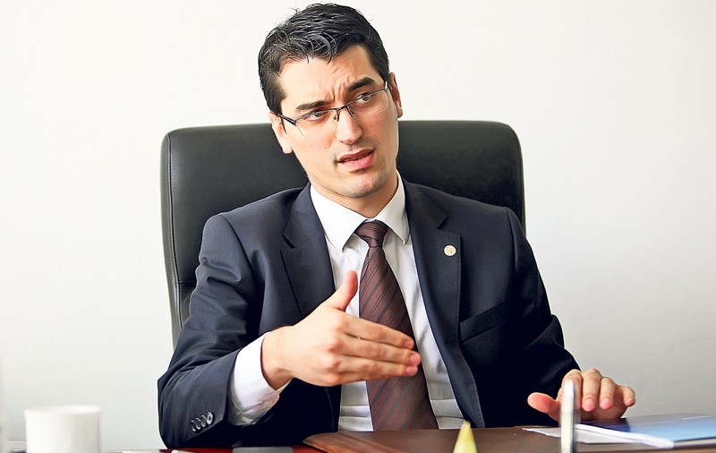EXCLUSIV | Răzvan Burleanu nu-i compătimeşte pe condamnaţii din DOSARUL TRANSFERURILOR: «Fiecare pasăre pe limba ei piere»