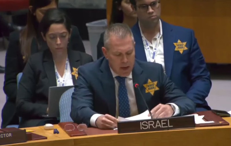 Ambasadorul israelian la ONU, criticat de șeful Muzeului Holocaustului, după ce a purtat o stea galbenă la piept: „Dezonorați statul Israel”