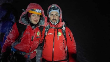 Salvatorii au urcat prin ger și vânt până la victimele prinse de avalanșă | Foto: Salvamont Sibiu