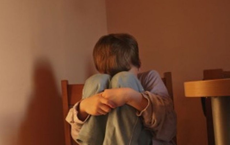 Mama pedofilă, în lacrimi la proces. Ce au decis autorităţile să facă cu cei doi copilaţi abuzaţi