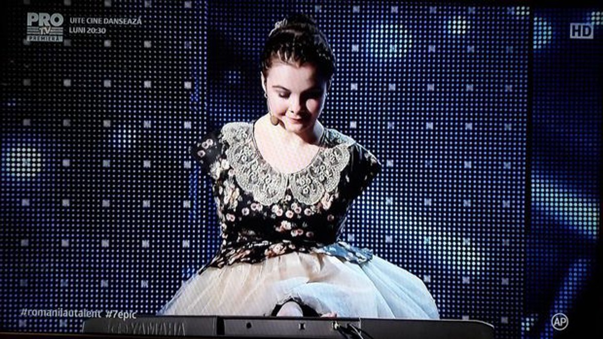 Lorelai Moșneguțu, fata fară mâini care cântă la pian, a câștigat marele trofeu la un concurs. Performanță notabilă pentru concurenta de la Românii au talent