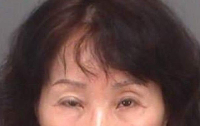 Gest horror al unei angajate de la un supermarket din Florida: a scuipat în cutiile cu înghețată