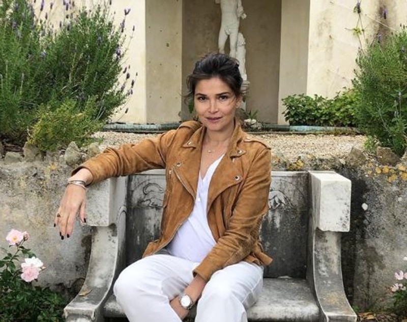 Alina Pușcaș și-a etalat burtica de gravidă la Viva Party 2019. "Mie nu mi-a mai rămas nicio rochie în care să încap | FOTO